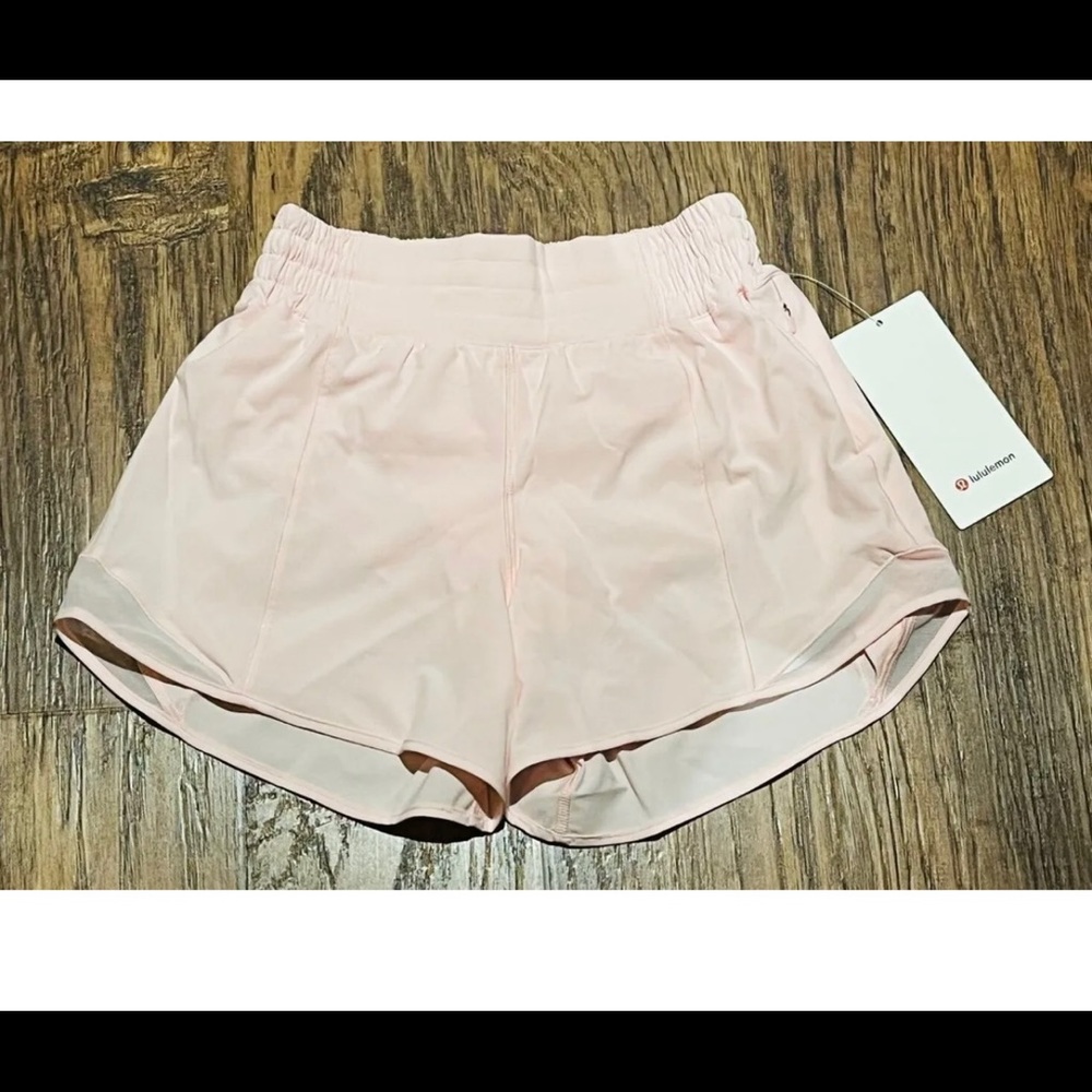 NEW Lululemon Hotty Hot High-Rise Lined Short 4"
Strawberry Milkshake